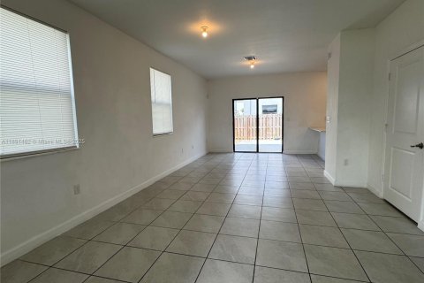 Touwnhouse à louer à Homestead, Floride: 3 chambres, 123.65 m2 № 1944603 - photo 4