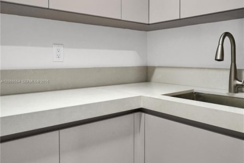 Villa ou maison à vendre à Miami, Floride: 5 chambres, 281.12 m2 № 2365878 - photo 29