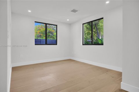 Villa ou maison à vendre à Miami, Floride: 5 chambres, 281.12 m2 № 2365878 - photo 28