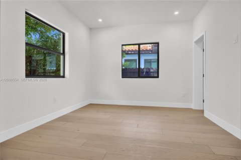 Villa ou maison à vendre à Miami, Floride: 5 chambres, 281.12 m2 № 2365878 - photo 26