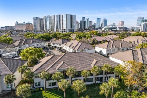 Copropriété à vendre à Tampa, Floride: 2 chambres, 107.21 m2 № 2205573 - photo 6