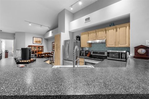 Copropriété à vendre à Tampa, Floride: 2 chambres, 107.21 m2 № 2205573 - photo 13