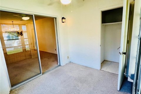 Condo in Margate, Florida, 1 bedroom  № 1960239 - photo 25