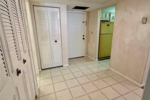 Condo in Margate, Florida, 1 bedroom  № 1960239 - photo 13