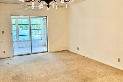 Condo in Margate, Florida, 1 bedroom  № 1960239 - photo 22