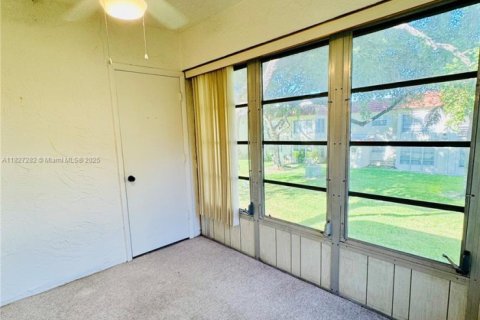 Condo in Margate, Florida, 1 bedroom  № 1960239 - photo 27