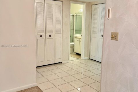 Condo in Margate, Florida, 1 bedroom  № 1960239 - photo 29