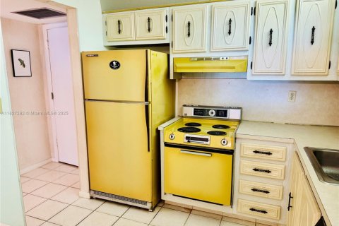 Condo in Margate, Florida, 1 bedroom  № 1960239 - photo 8