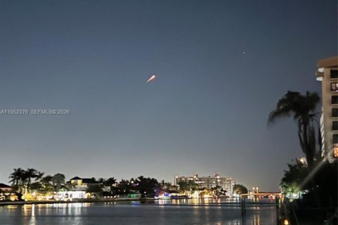 Condominio en venta en Pompano Beach, Florida, 1 dormitorio, 78.97 m2 № 2008689 - foto 23