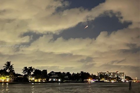 Condominio en venta en Pompano Beach, Florida, 1 dormitorio, 78.97 m2 № 2008689 - foto 25