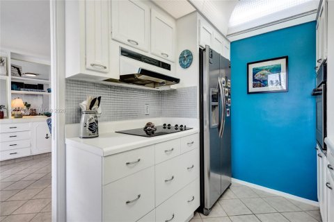 Condominio en venta en Pompano Beach, Florida, 1 dormitorio, 78.97 m2 № 2008689 - foto 27