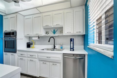 Condominio en venta en Pompano Beach, Florida, 1 dormitorio, 78.97 m2 № 2008689 - foto 28