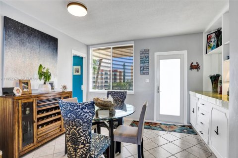 Condominio en venta en Pompano Beach, Florida, 1 dormitorio, 78.97 m2 № 2008689 - foto 8