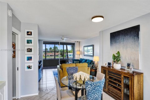 Condominio en venta en Pompano Beach, Florida, 1 dormitorio, 78.97 m2 № 2008689 - foto 6