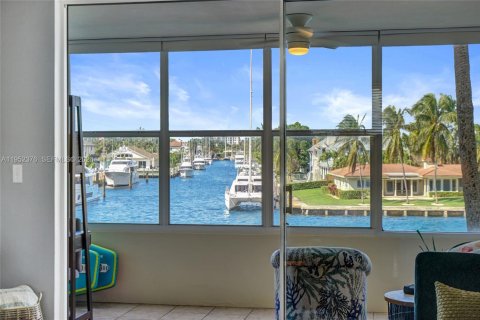 Condominio en venta en Pompano Beach, Florida, 1 dormitorio, 78.97 m2 № 2008689 - foto 13