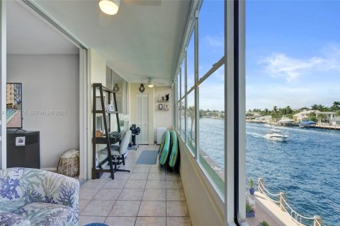 Condominio en venta en Pompano Beach, Florida, 1 dormitorio, 78.97 m2 № 2008689 - foto 19