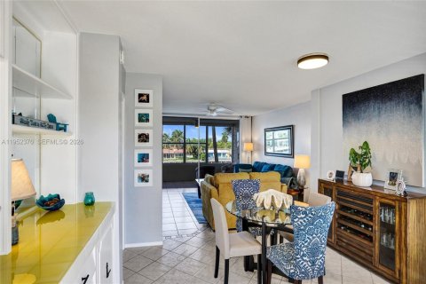 Condominio en venta en Pompano Beach, Florida, 1 dormitorio, 78.97 m2 № 2008689 - foto 5