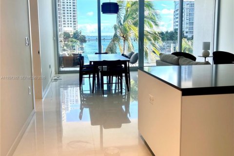 Condominio en alquiler en Miami, Florida, 1 dormitorio, 115.94 m2 № 2011745 - foto 8