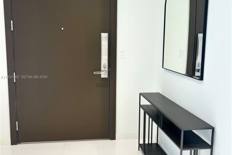 Condominio en alquiler en Miami, Florida, 1 dormitorio, 115.94 m2 № 2011745 - foto 10