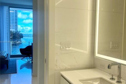 Condominio en alquiler en Miami, Florida, 1 dormitorio, 115.94 m2 № 2011745 - foto 13