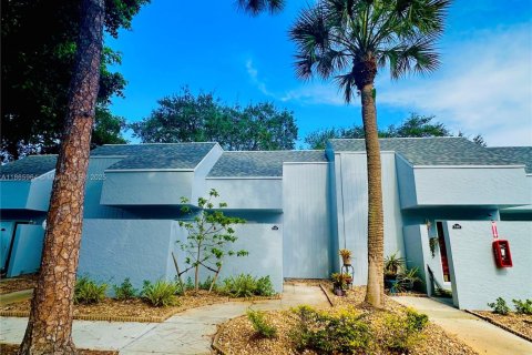 Copropriété à vendre à Deerfield Beach, Floride: 1 chambre, 88.26 m2 № 1979767 - photo 1