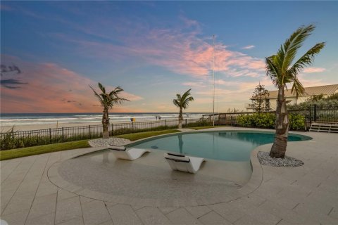 House in New Smyrna Beach, Florida 4 bedrooms, 334.45 sq.m. № 2391410 - photo 10