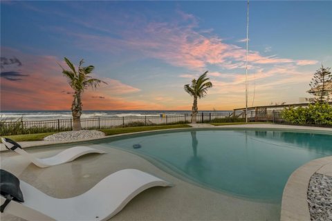 House in New Smyrna Beach, Florida 4 bedrooms, 334.45 sq.m. № 2391410 - photo 5
