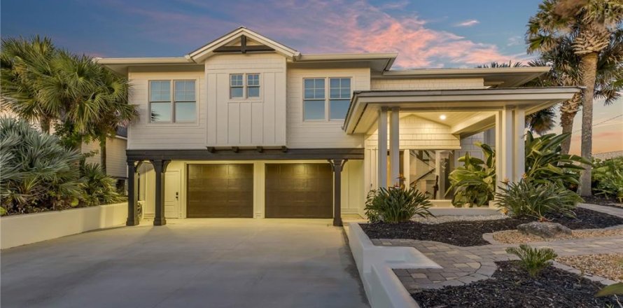 House in New Smyrna Beach, Florida 4 bedrooms, 334.45 sq.m. № 2391410