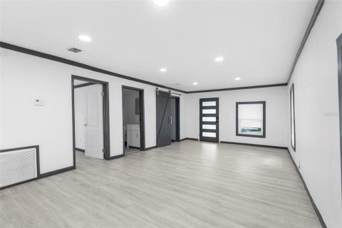 Casa en venta en Tampa, Florida, 3 dormitorios, 102.75 m2 № 1914834 - foto 5