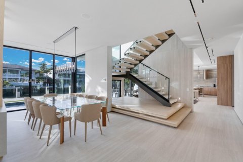 Casa en alquiler en Fort Lauderdale, Florida, 6 dormitorios № 2057614 - foto 15