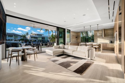 Casa en alquiler en Fort Lauderdale, Florida, 6 dormitorios № 2057614 - foto 17
