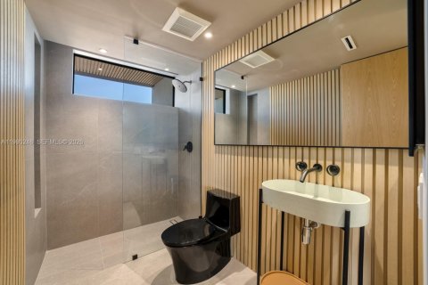 Casa en alquiler en Fort Lauderdale, Florida, 6 dormitorios № 2057614 - foto 29
