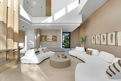 Casa en alquiler en Fort Lauderdale, Florida, 6 dormitorios № 2057614 - foto 12