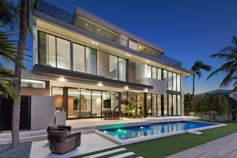 Casa en alquiler en Fort Lauderdale, Florida, 6 dormitorios № 2057614 - foto 4