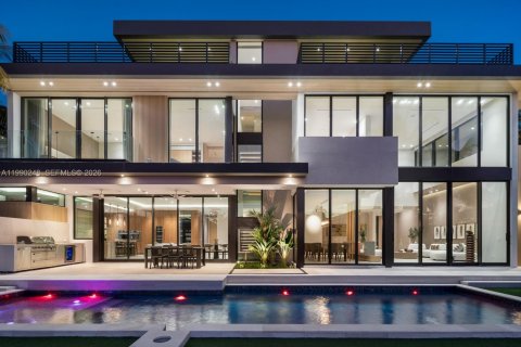 Casa en alquiler en Fort Lauderdale, Florida, 6 dormitorios № 2057614 - foto 2