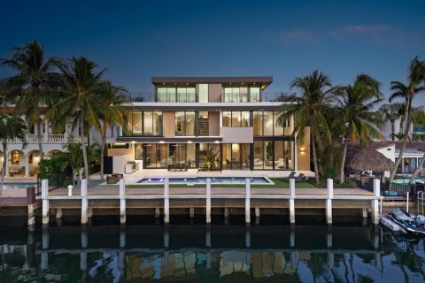 Casa en Fort Lauderdale, Florida 6 dormitorios № 2057614