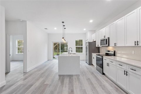 Villa ou maison à louer à Ocala, Floride: 4 chambres, 151.43 m2 № 2418750 - photo 10