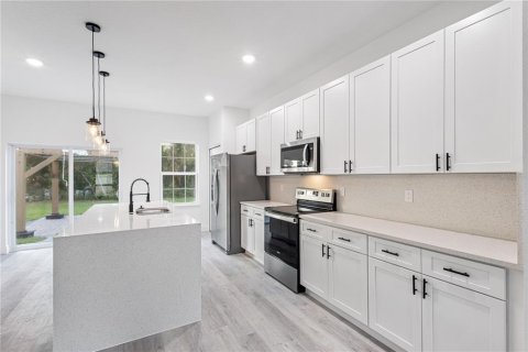 Villa ou maison à louer à Ocala, Floride: 4 chambres, 151.43 m2 № 2418750 - photo 6