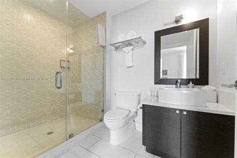 Condo in Doral, Florida, 3 bedrooms  № 1959595 - photo 19