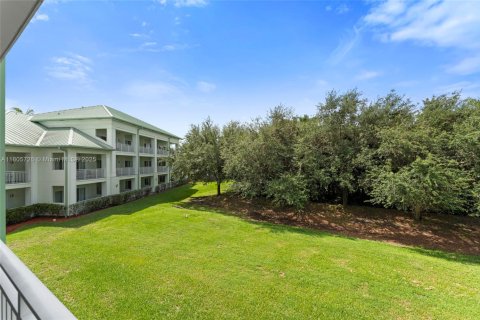 Condo in Doral, Florida, 3 bedrooms  № 1959595 - photo 28