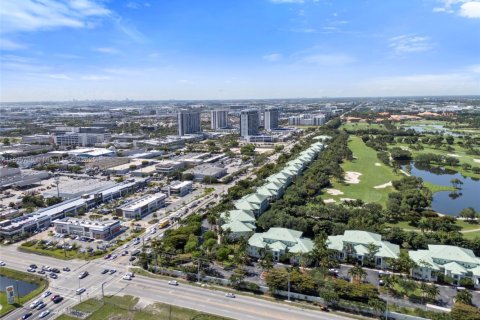 Condo in Doral, Florida, 3 bedrooms  № 1959595 - photo 21