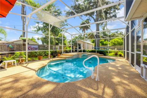 House in New Smyrna Beach, Florida 3 bedrooms, 153.85 sq.m. № 2393802 - photo 3