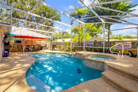 House in New Smyrna Beach, Florida 3 bedrooms, 153.85 sq.m. № 2393802 - photo 23