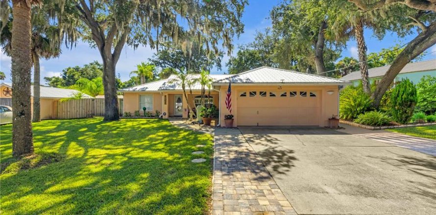 House in New Smyrna Beach, Florida 3 bedrooms, 153.85 sq.m. № 2393802