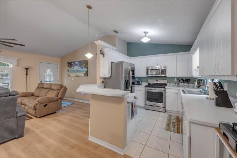 House in New Smyrna Beach, Florida 3 bedrooms, 153.85 sq.m. № 2393802 - photo 7