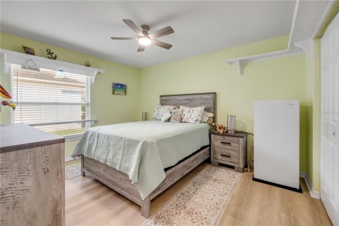 House in New Smyrna Beach, Florida 3 bedrooms, 153.85 sq.m. № 2393802 - photo 17