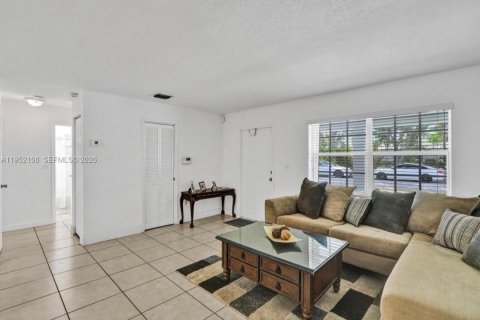 Купить виллу или дом в Майами, Флорида 5 спален, 129.88м2, № 2006718 - фото 12