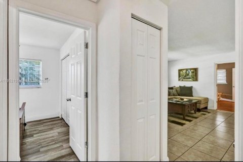 Купить виллу или дом в Майами, Флорида 5 спален, 129.88м2, № 2006718 - фото 22