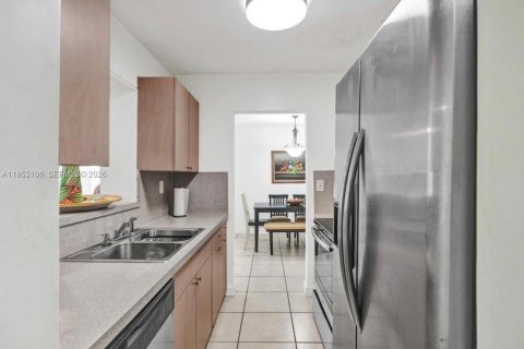 Купить виллу или дом в Майами, Флорида 5 спален, 129.88м2, № 2006718 - фото 27