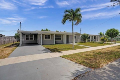 Купить виллу или дом в Майами, Флорида 5 спален, 129.88м2, № 2006718 - фото 3